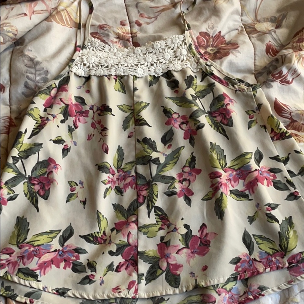 Q Flowy floral tank top - Picture 6 of 6